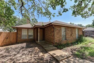 32 Shady Valley Ct in Mansfield, TX - Building Photo - Building Photo