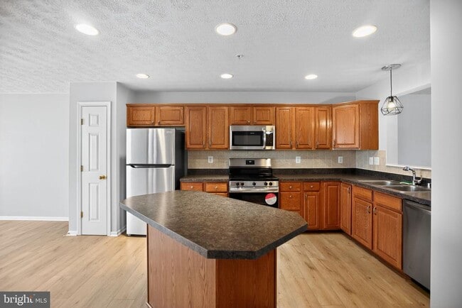 property at 9875 Decatur Rd