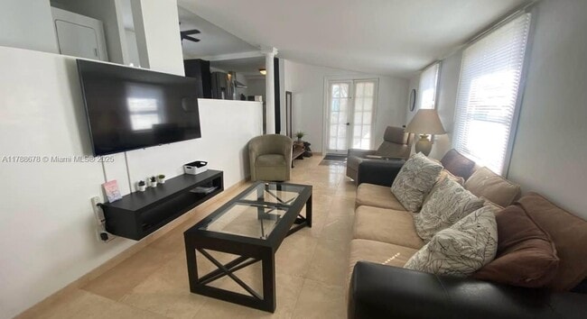 95 W Lake Dr