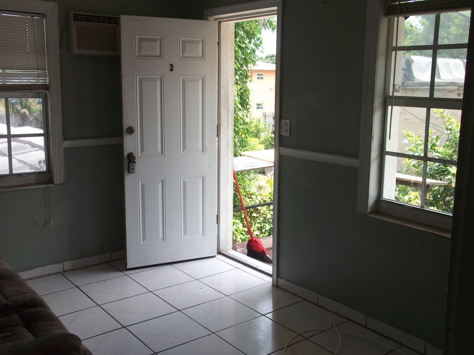 410 NW 36th St, Unit 4 in Miami, FL - Foto de edificio