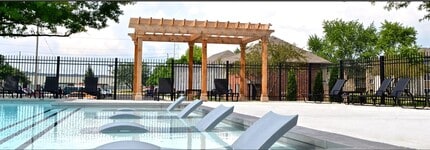 Westminster Apartments and Townhomes in Greenwood, IN - Foto de edificio - Building Photo