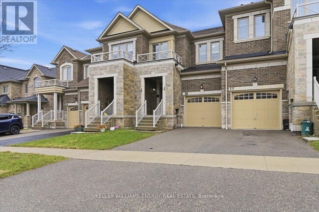 property at 18 Rimrock Cres