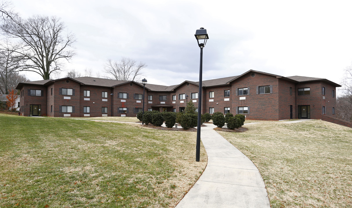 Mooresville Manor in Mooresville, NC - Building Photo