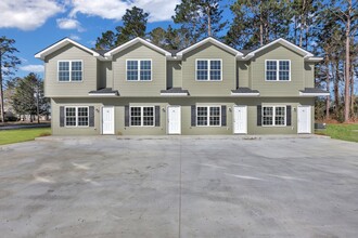 93 Briarwood Rd in Statesboro, GA - Foto de edificio - Building Photo