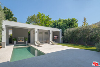 418 Huntley Dr in West Hollywood, CA - Building Photo - Building Photo