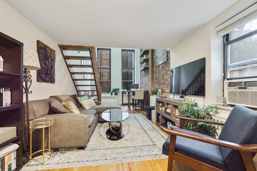 35 Grove St-Unit -2B in New York, NY - Building Photo
