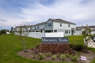 Discovery Trails Townhomes in Middleburg, FL - Building Photo - Building Photo