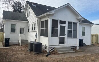 2511 Charles St in Fredericksburg, VA - Foto de edificio - Building Photo