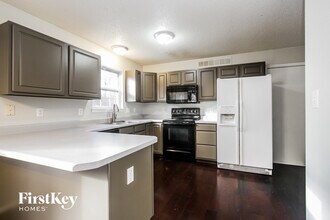 12230 Sweet Creek Trail in Fishers, IN - Building Photo - Building Photo
