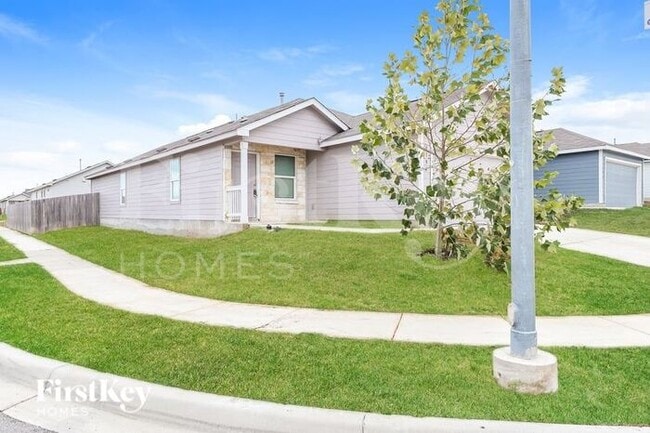 5196 Fowler Crst in Converse, TX - Building Photo - Building Photo