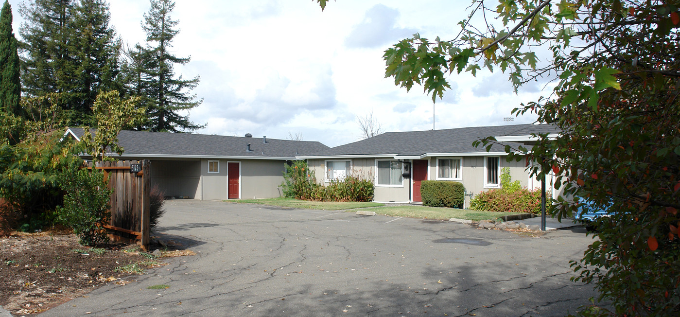 3125 Hoen Ave in Santa Rosa, CA - Building Photo