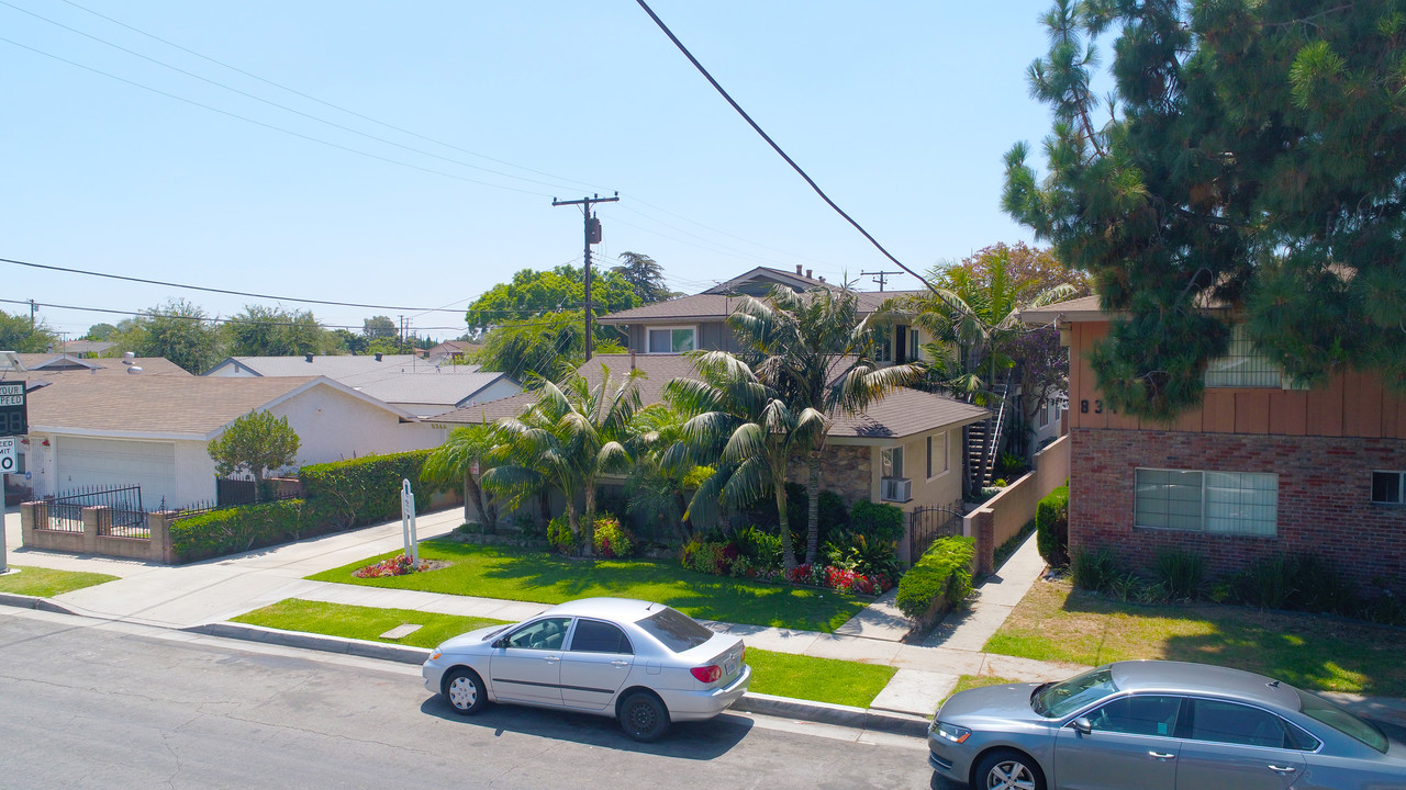 Alameda Apartments in Downey, CA - Building Photo