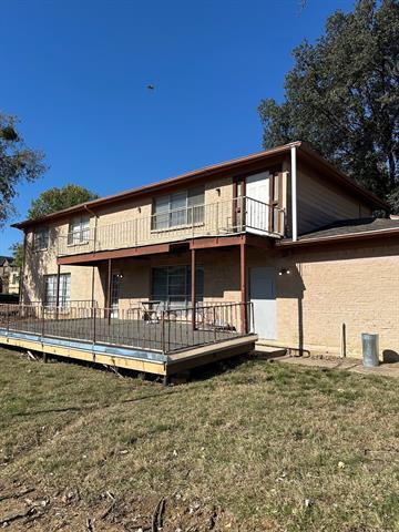1905 Hard Rock Rd in Irving, TX - Building Photo