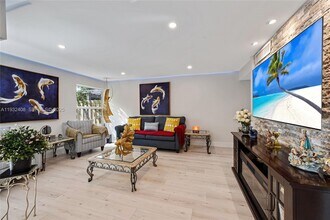 10310 NW 5th Terrace in Miami, FL - Building Photo - Building Photo