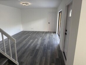 724 Springdale Cir in Palm Springs, FL - Building Photo - Building Photo