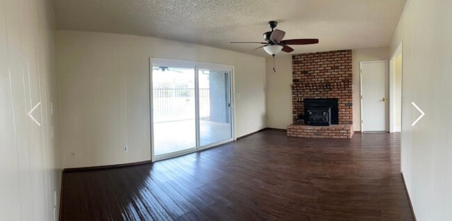 3080 W Gettysburg Ave in Fresno, CA - Building Photo - Building Photo