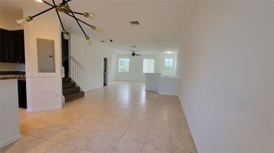 12600 SW 50th Ct in Miramar, FL - Foto de edificio - Building Photo