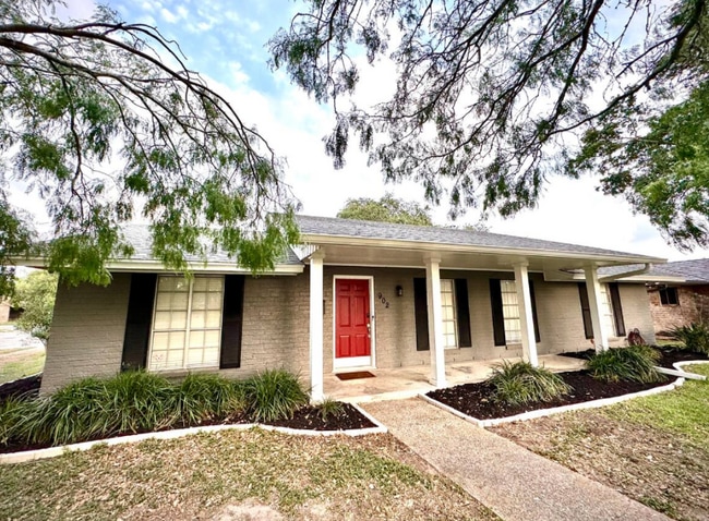 property at 902 Pyramid Dr