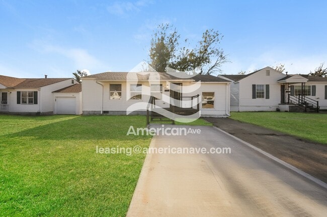 property at 4732 SE 24th St