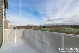 77 New St in Cambridge, MA - Foto de edificio - Building Photo