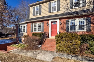 3304 Arundel Ave in Alexandria, VA - Foto de edificio - Building Photo