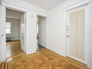 60 Park Ave in Port Washington, NY - Building Photo - Building Photo