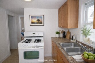 132 Bridge Rd in Salisbury, MA - Foto de edificio - Building Photo