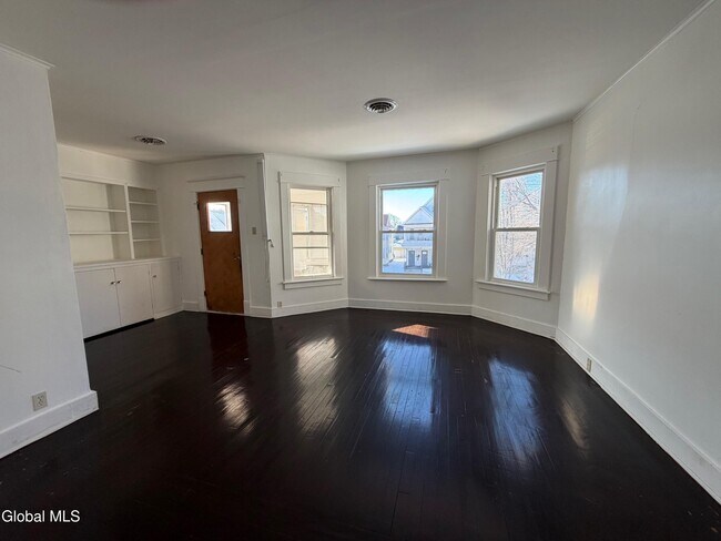 830 Hampton Ave in Schenectady, NY - Building Photo - Building Photo