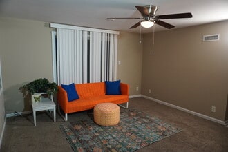 7936 Wynbrook Rd in Baltimore, MD - Foto de edificio - Building Photo