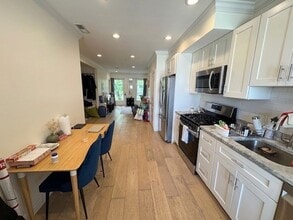 276 Paris St, Unit #3 in Boston, MA - Building Photo - Building Photo