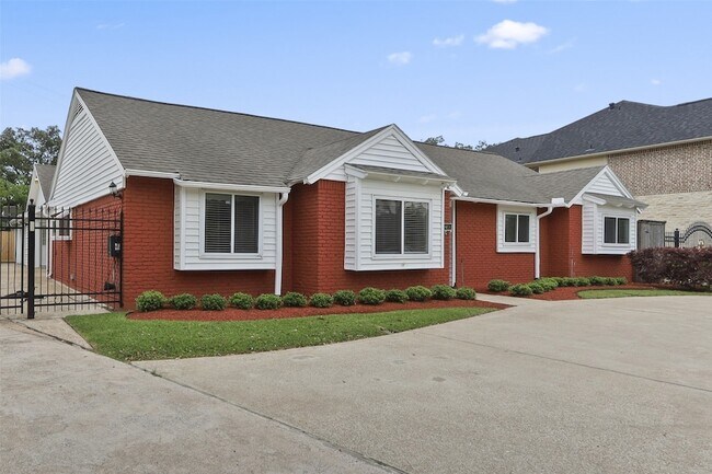 12303 Barryknoll Ln