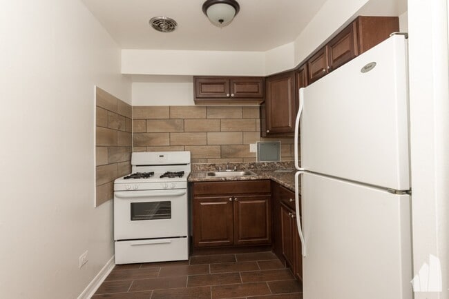 1515 W Morse Ave, Unit 204 in Chicago, IL - Building Photo - Building Photo