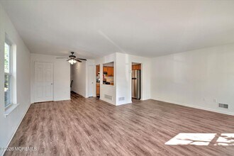 6 Esplanade Way in Berkeley Township, NJ - Building Photo - Building Photo