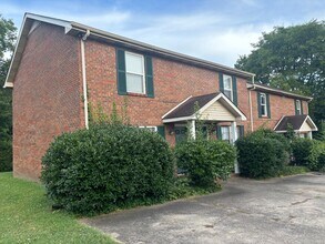 541 Hietts Ln in Clarksville, TN - Foto de edificio - Building Photo