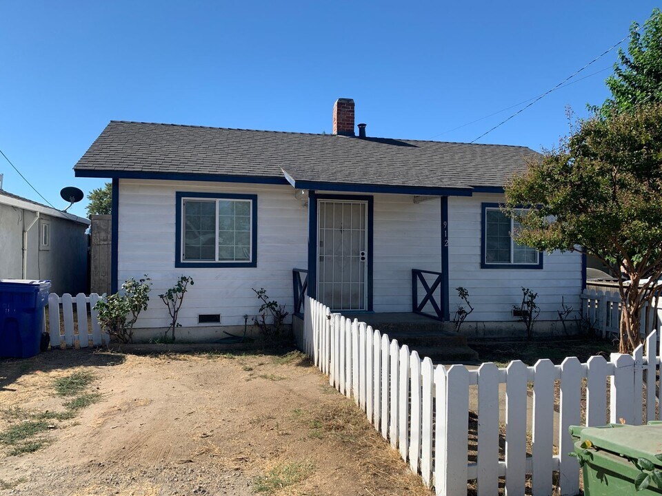 912 Wayside Dr in Turlock, CA - Building Photo
