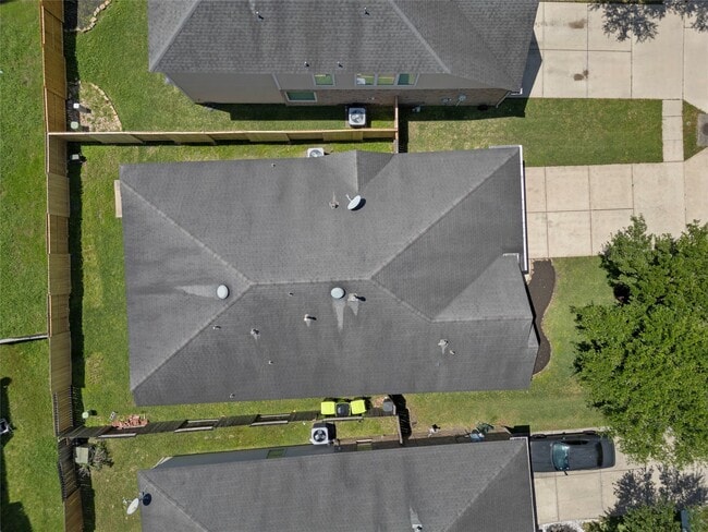 property at 4423 Long Creek Dr