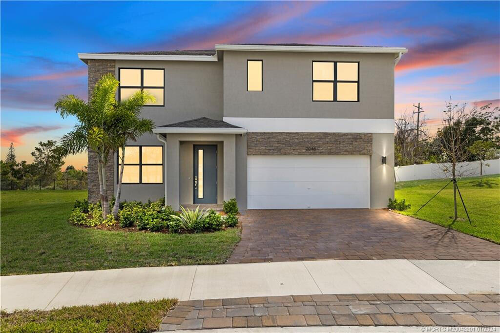 2048 NE Ocean Dunes Dr in Jensen Beach, FL - Building Photo