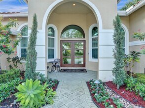 2715 Edgewater Ct in Weston, FL - Building Photo - Building Photo