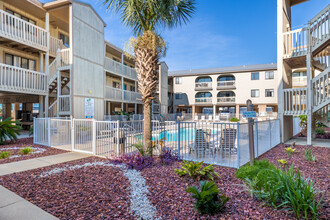 Las Palmas Condos in Gulf Shores, AL - Building Photo - Building Photo