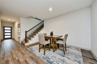 6811 Bradford Ter Rd in Richmond, TX - Building Photo