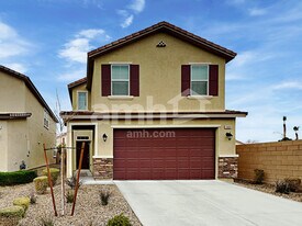 5803 Petronius St in Las Vegas, NV - Building Photo
