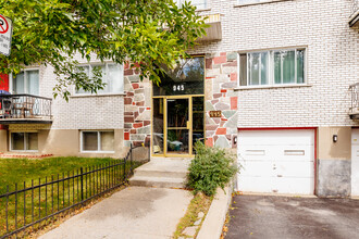 945 Old Orchard Av in Montréal, QC - Building Photo - Building Photo