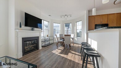 909 Mansion Dr, Unit 742-407 in Frederick, MD - Building Photo - Building Photo