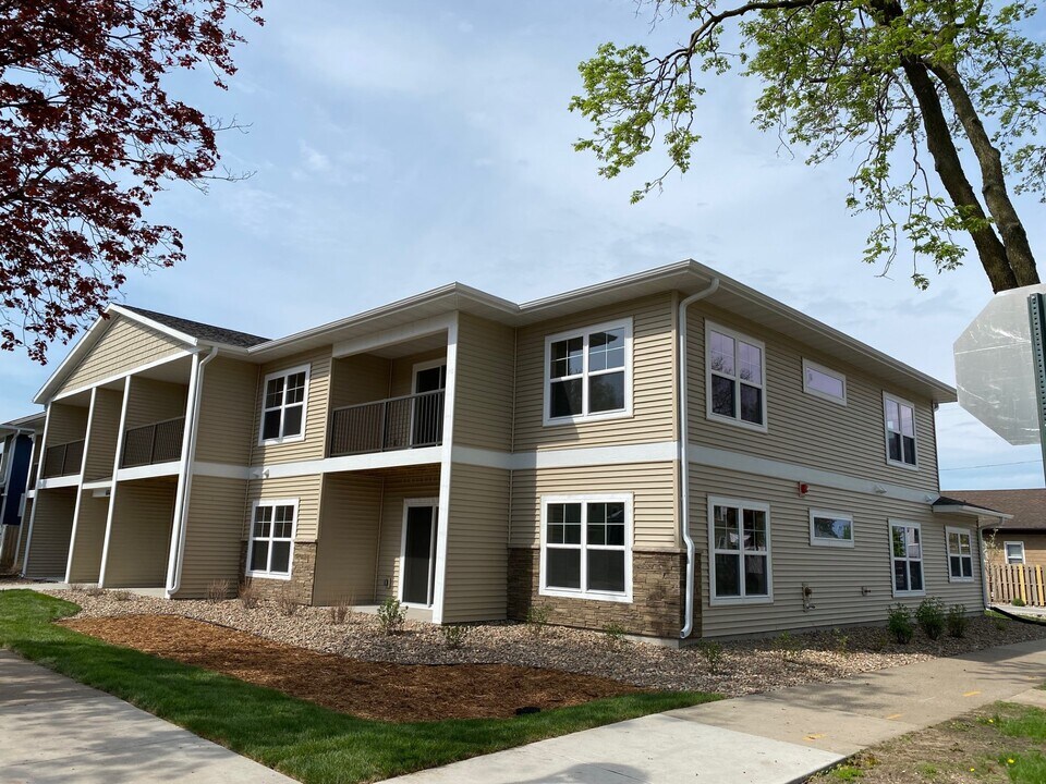 604 5th Ave S, Unit 101 in La crosse, WI - Foto de edificio