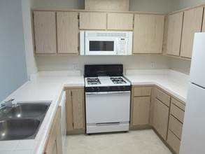 Bullard West Apartments in Fresno, CA - Building Photo - Interior Photo