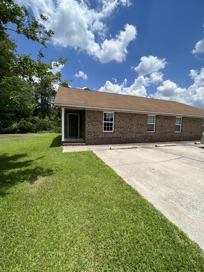 property at 44 Webb Ct NE