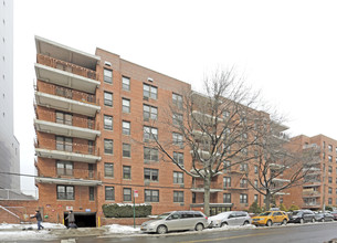 Franklin Avenue Corp Apartments in Flushing, NY - Building Photo - Building Photo