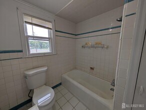 217 MacArthur Ave in Sayreville, NJ - Building Photo - Building Photo
