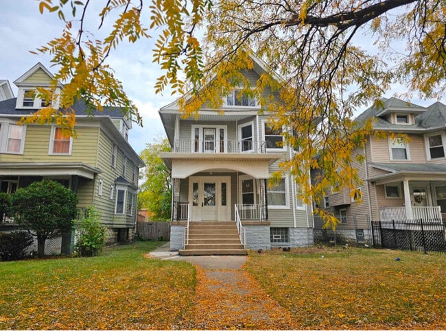 121 N Menard Ave