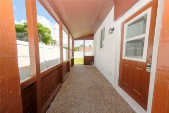 205 SE 4th St in Dania Beach, FL - Building Photo - Building Photo